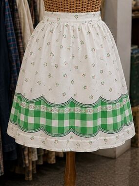 Floral Handmade Vintage Apron Skirt Tie Back Red Green White OS